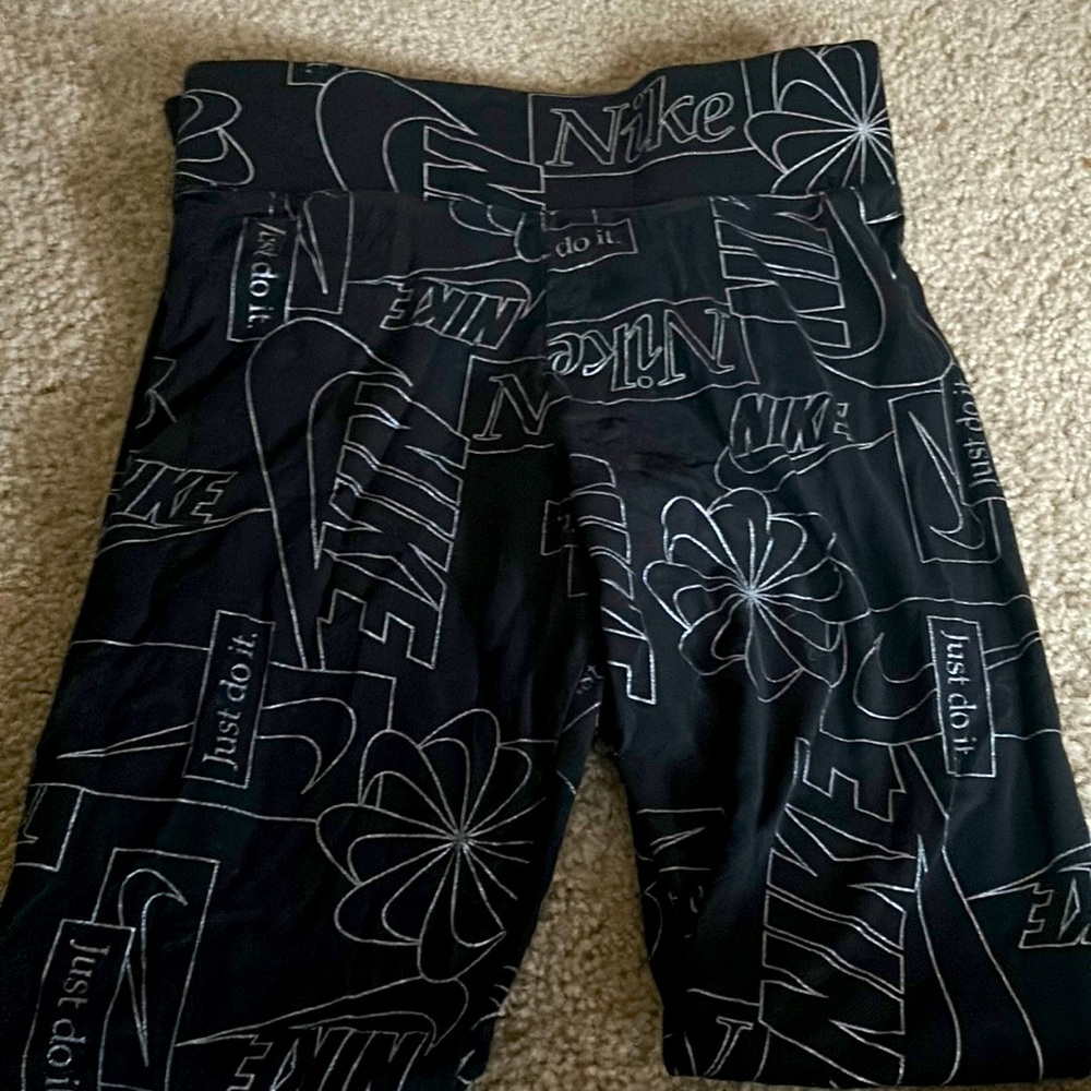Nike leggings